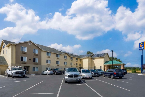 Comfort Inn & Suites Redwood Country image 2